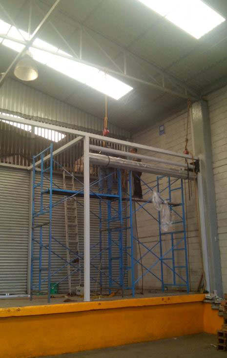 instalacion de cortina metalica de cadena